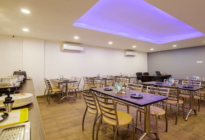 Hotel Treebo Noida Express