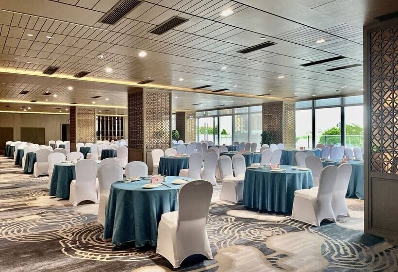 Отель White Swan Vyv