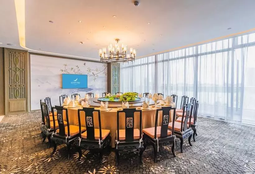 Hotelli White Swan Vyv