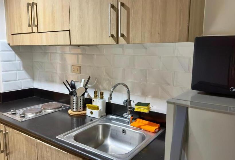 Art S Nest At Shore Residences