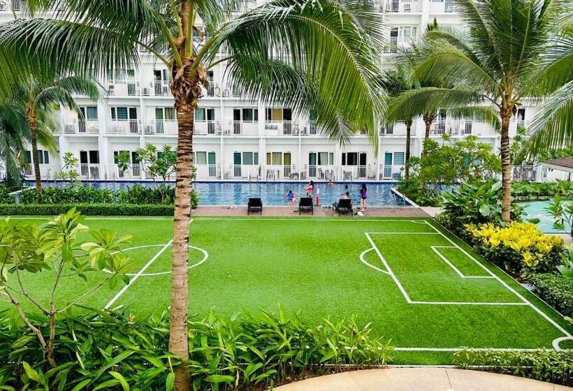 Art S Nest At Shore Residences