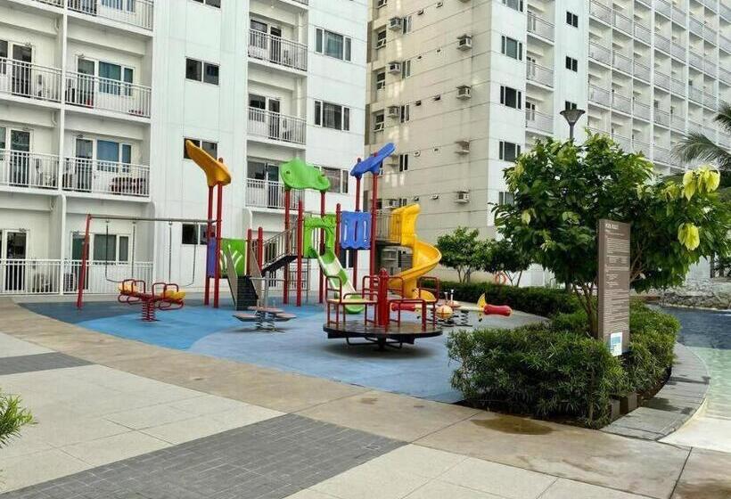 Art S Nest At Shore Residences