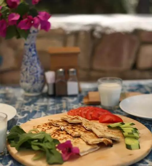 تختخواب و صبحانه Litri Butik Otel