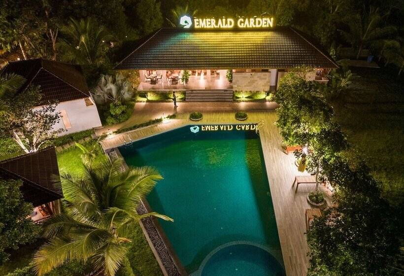 هتل Emerald Garden Retreat