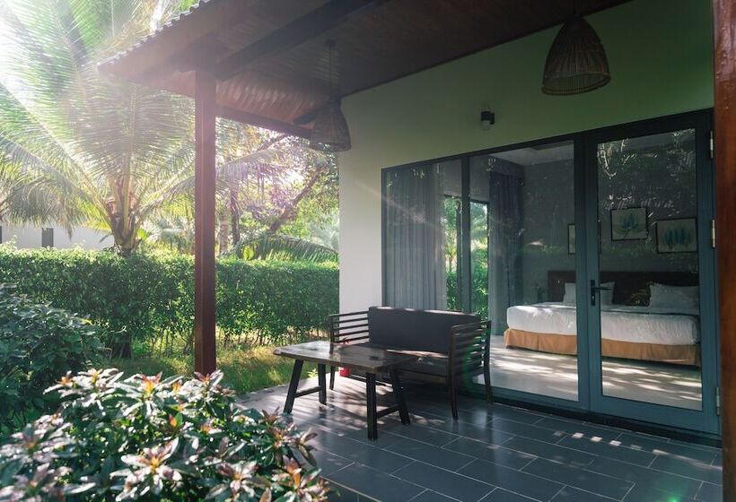 هتل Emerald Garden Retreat