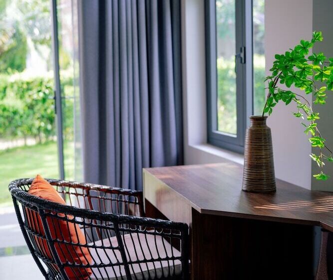 هتل Emerald Garden Retreat