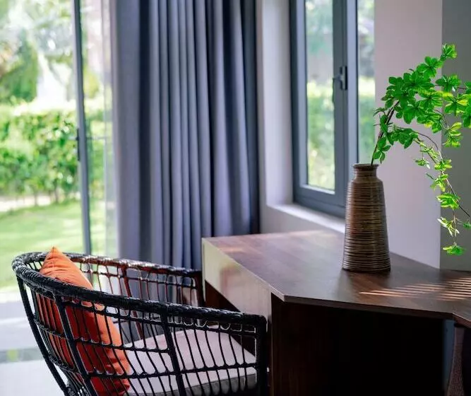 هتل Emerald Garden Retreat