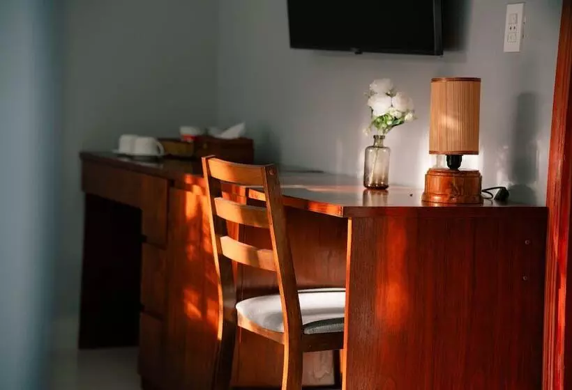 هتل Emerald Garden Retreat