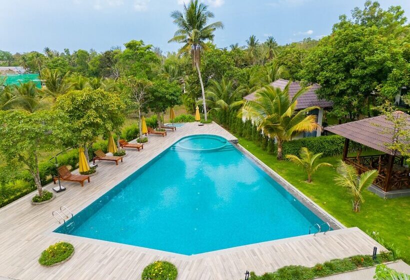 هتل Emerald Garden Retreat