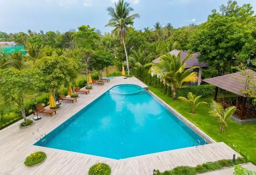 هتل Emerald Garden Retreat