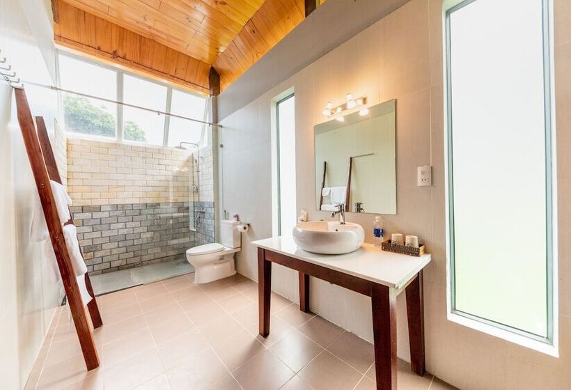 هتل Emerald Garden Retreat