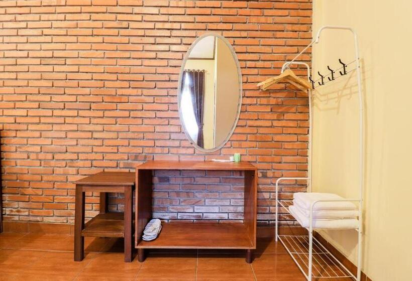 Szálloda Ndalem Ayem Syariah