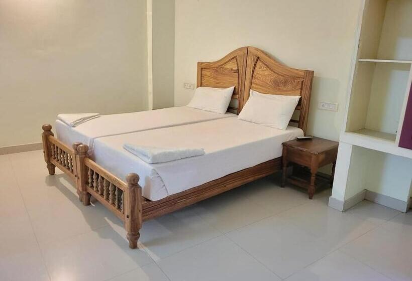 בית מלון כפרי Sea Star Beach Resort Kovalam