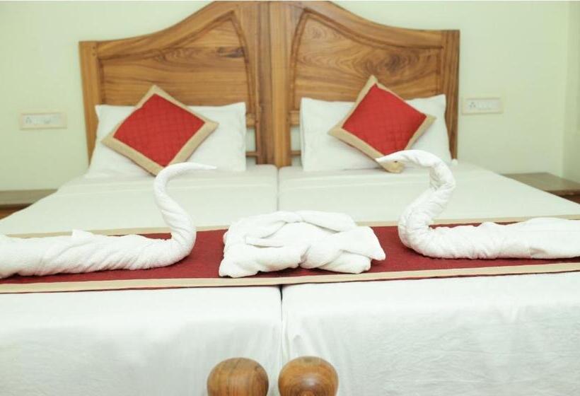 בית מלון כפרי Sea Star Beach Resort Kovalam