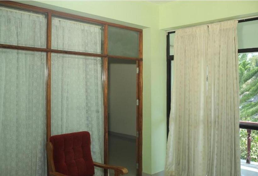 בית מלון כפרי Sea Star Beach Resort Kovalam