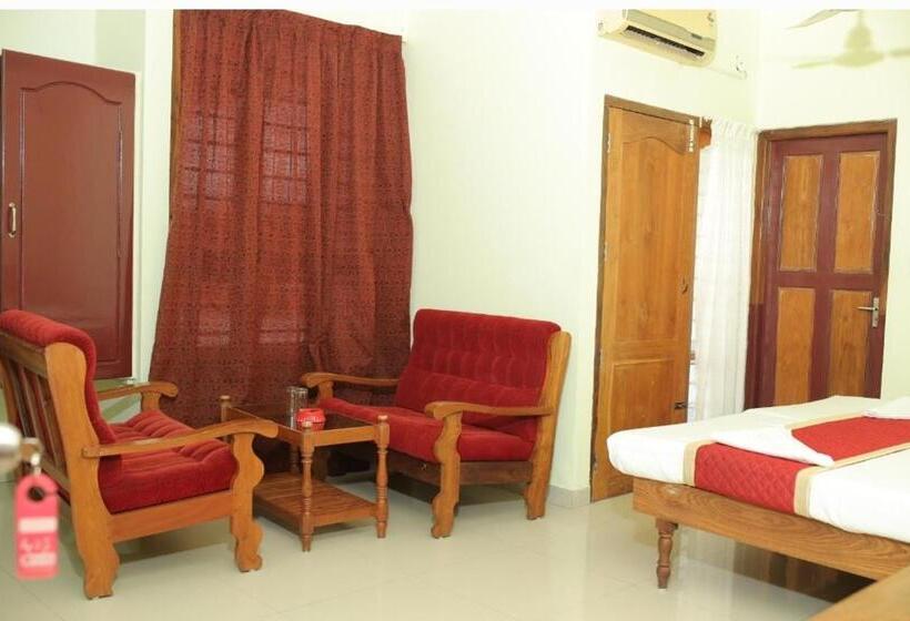 בית מלון כפרי Sea Star Beach Resort Kovalam