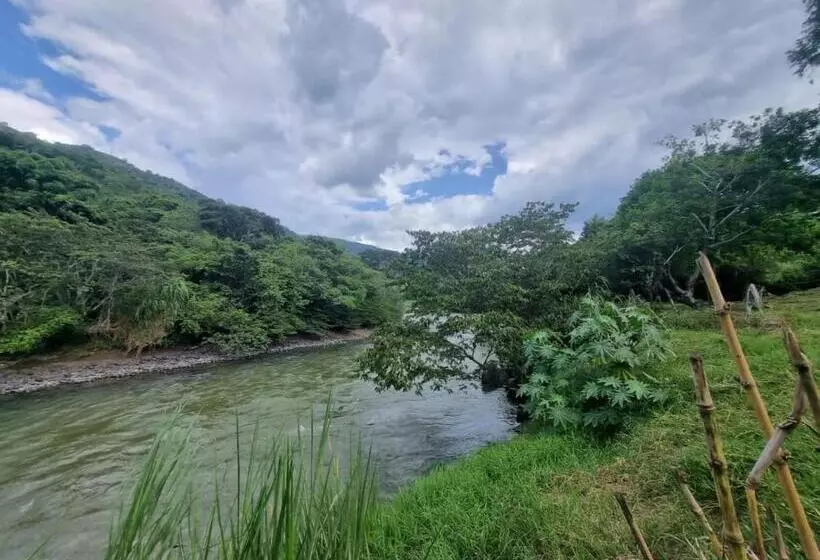 ホテル Villa Lucila