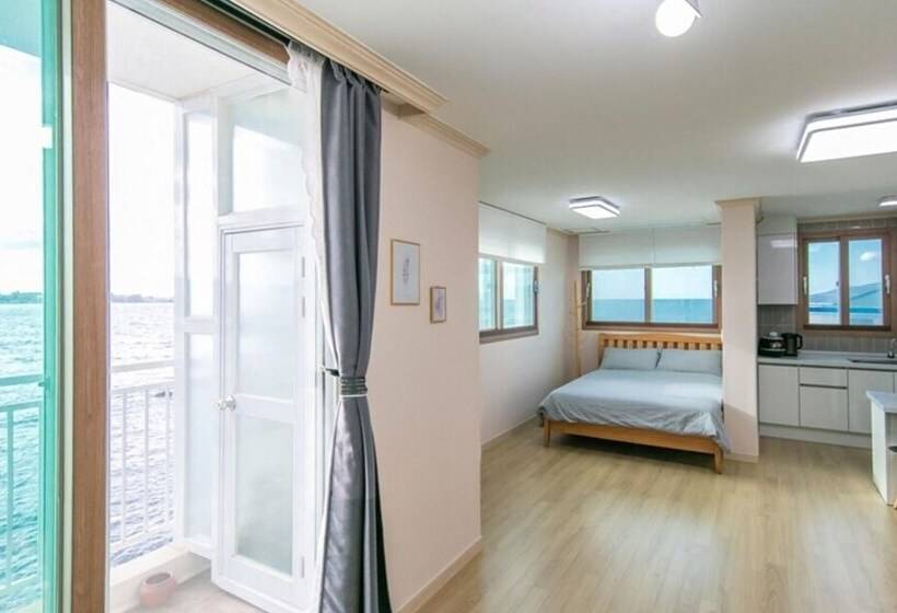 Jeju Hello Sea Pension