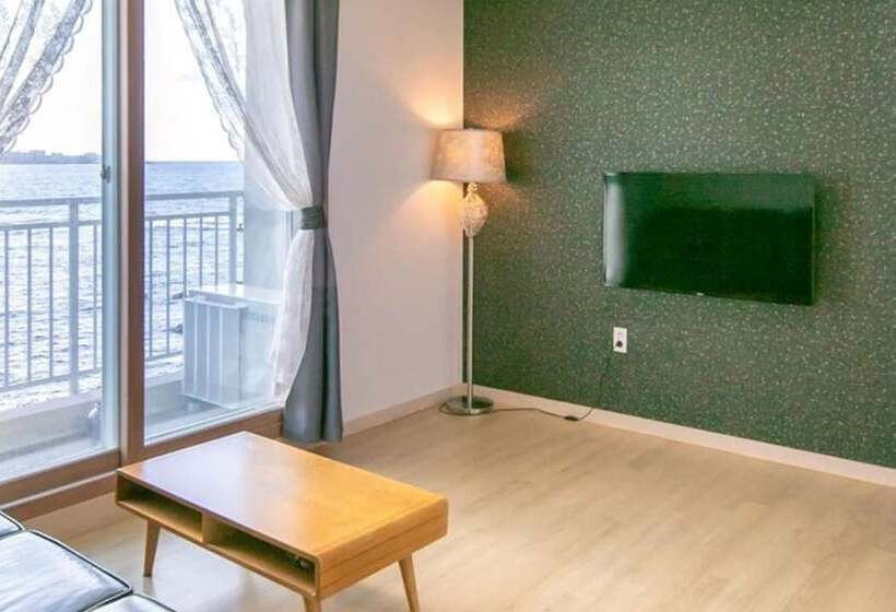 Jeju Hello Sea Pension