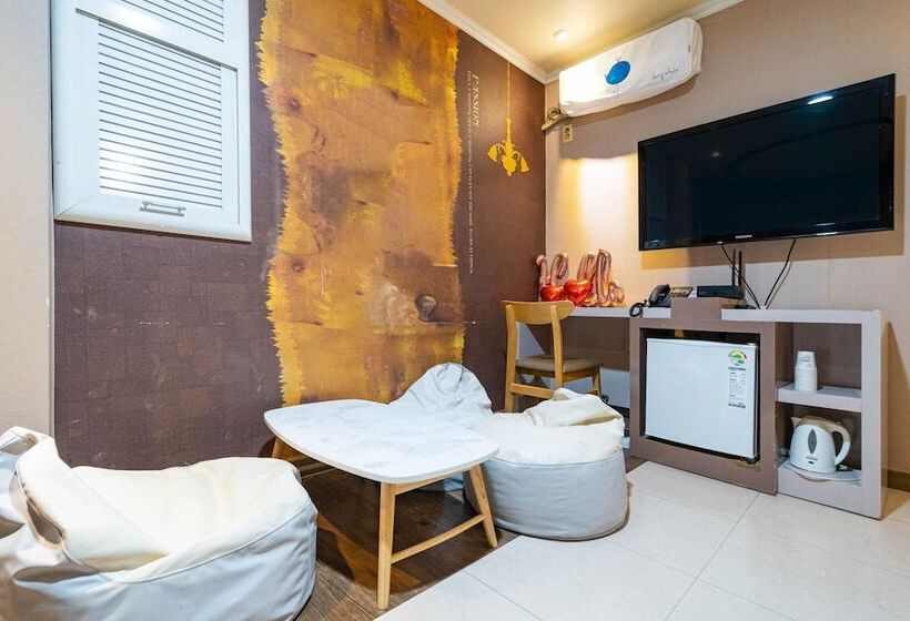 מוטל Gangneung Elim