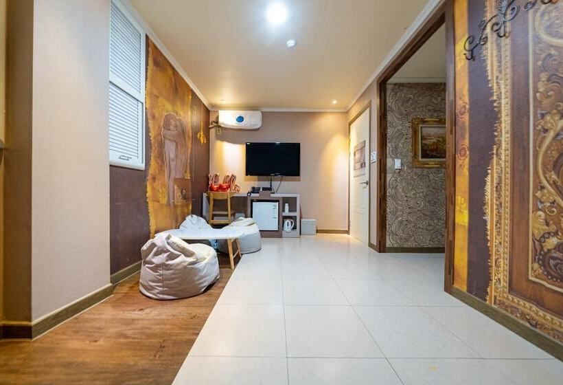 מוטל Gangneung Elim