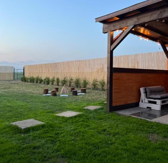 Pensió Zenith House