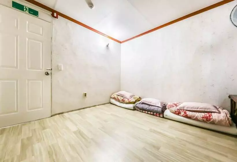 Seosan Emperor Motel