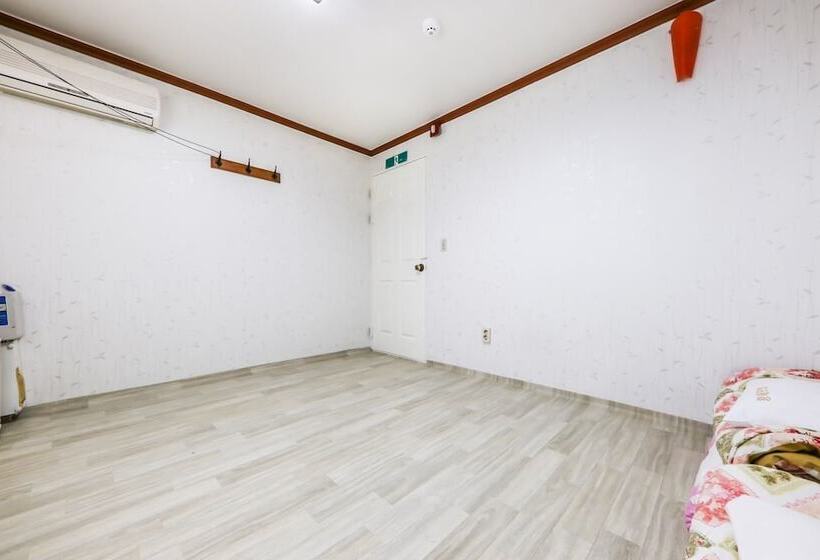 Seosan Emperor Motel