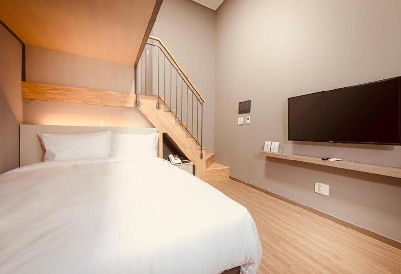 Sollago Myeongdong Hotel & Residence