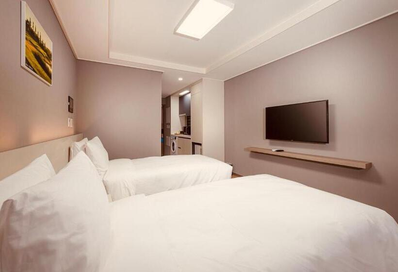 Sollago Myeongdong Hotel & Residence