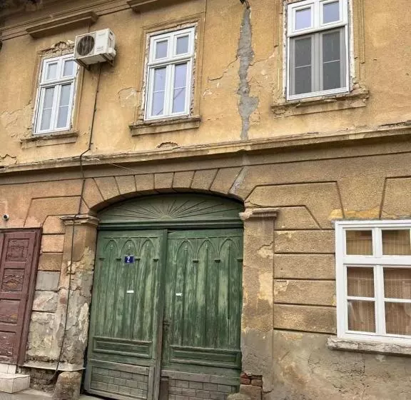 Jacky Hostel 6