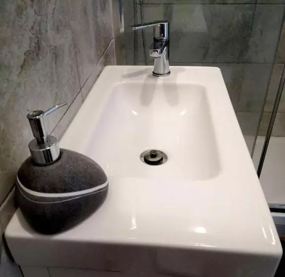 تختخواب و صبحانه Camera E Bagno Privato A 3 Minuti Dalla Stazione