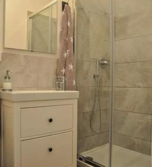 تختخواب و صبحانه Camera E Bagno Privato A 3 Minuti Dalla Stazione
