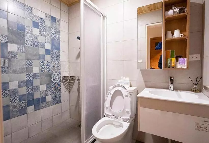 تختخواب و صبحانه Chin Be