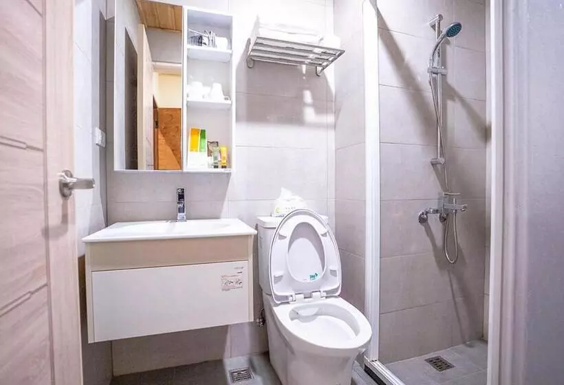 تختخواب و صبحانه Chin Be