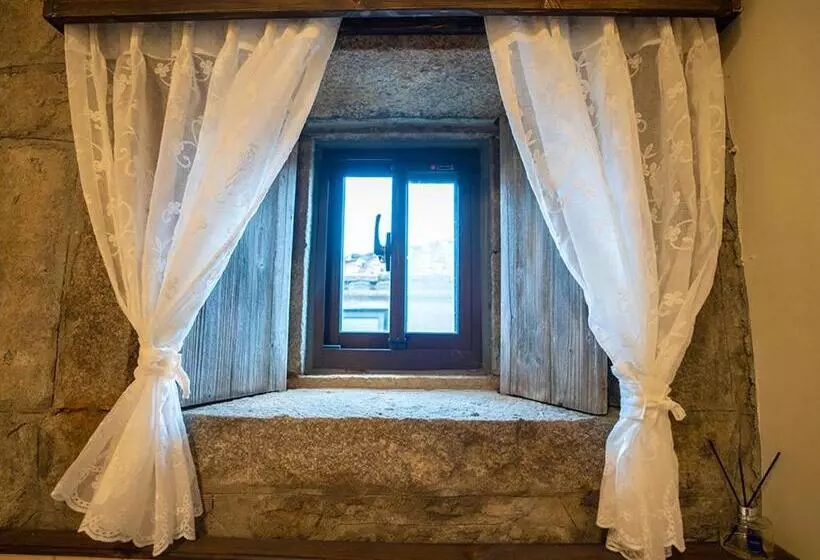 تختخواب و صبحانه Chin Be