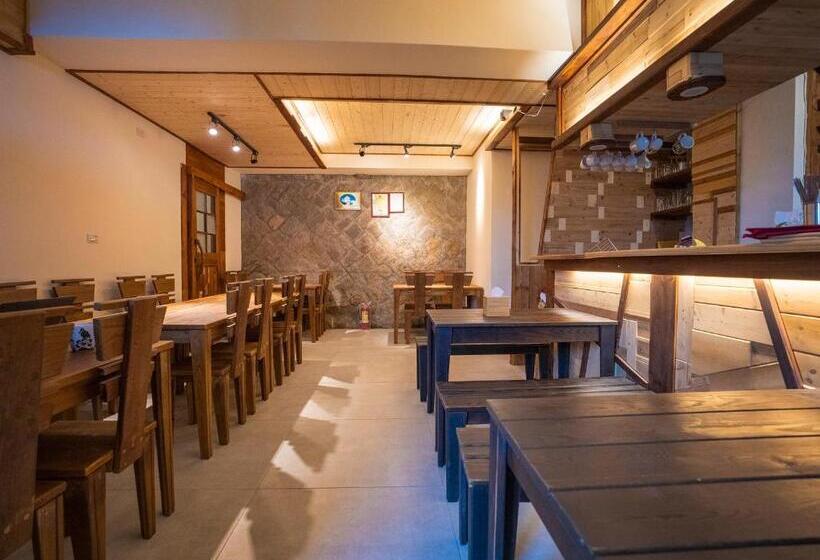 تختخواب و صبحانه Chin Be