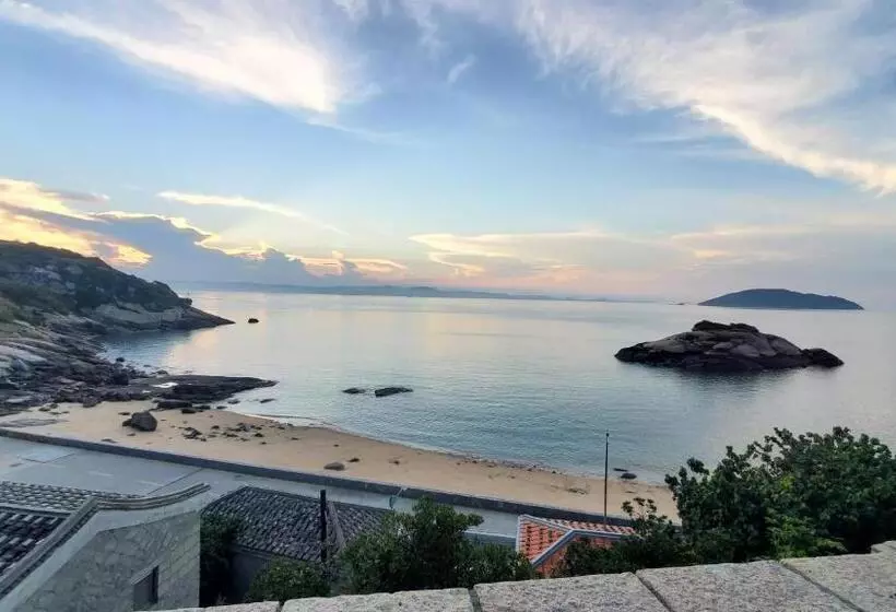 تختخواب و صبحانه Chin Be