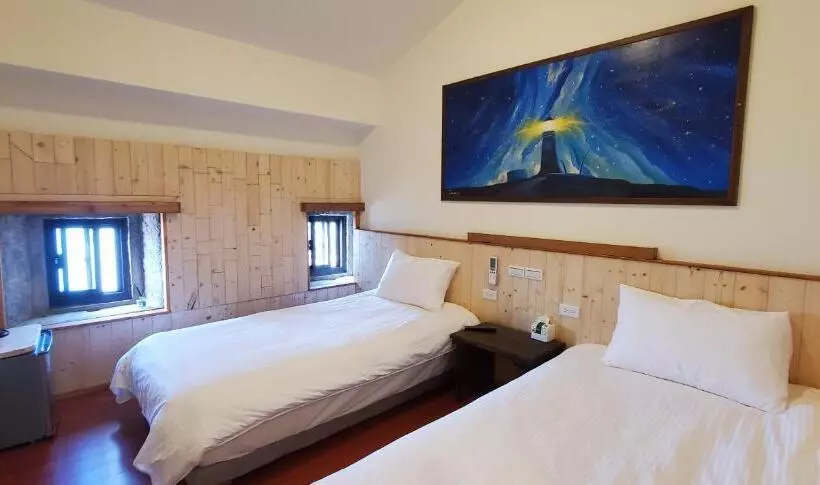 تختخواب و صبحانه Chin Be