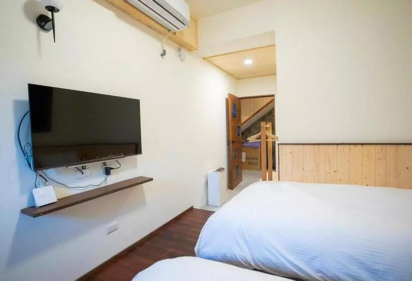 تختخواب و صبحانه Chin Be