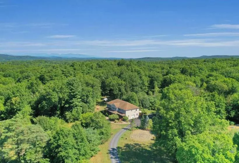 Aamiaismajoitus (B&B) Moondance Ridge Suites