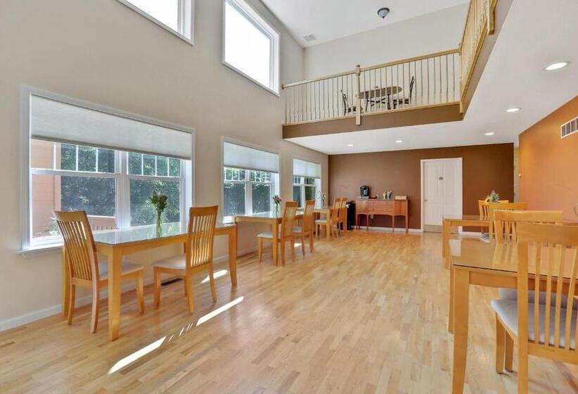 Bed and Breakfast Moondance Ridge Suites