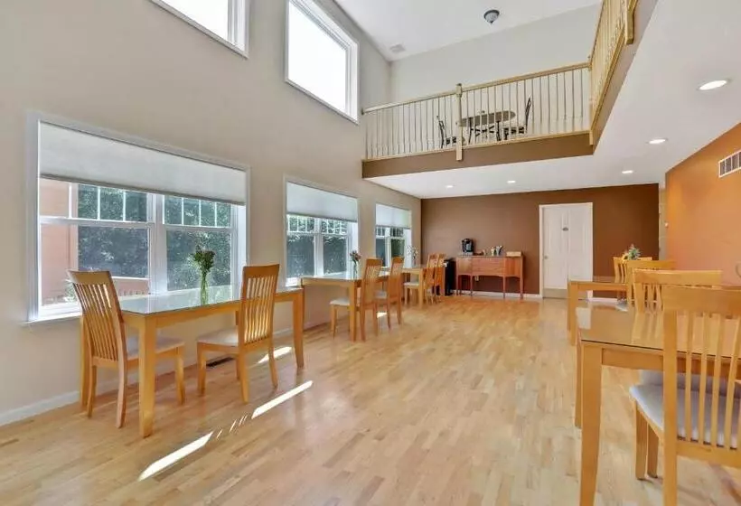 Aamiaismajoitus (B&B) Moondance Ridge Suites