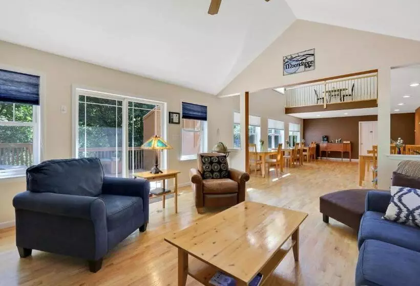 Aamiaismajoitus (B&B) Moondance Ridge Suites