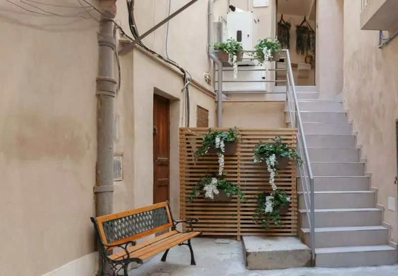 تختخواب و صبحانه Sicily Dreams Luxury