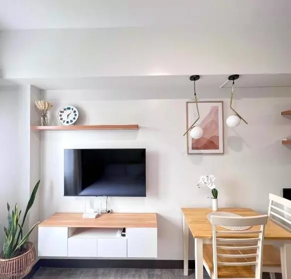 Symfoni Nichols Bossa Tower 2