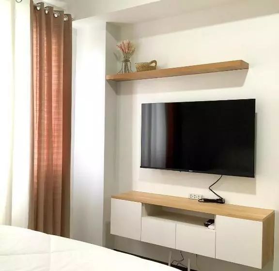 Symfoni Nichols Bossa Tower 2