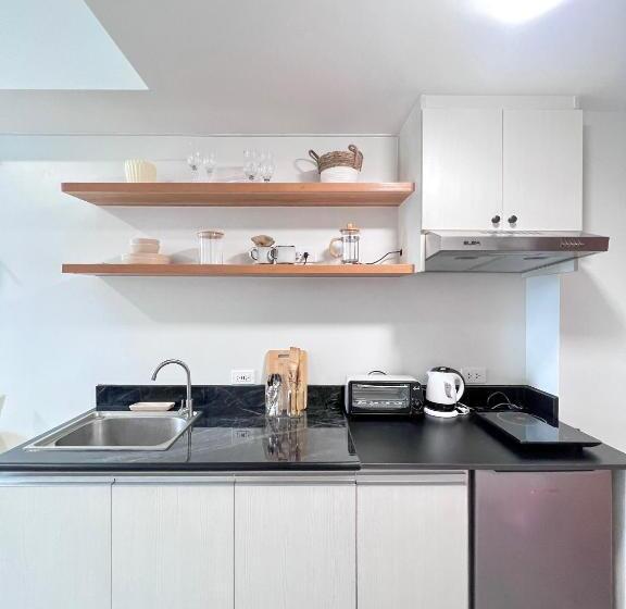 Symfoni Nichols Bossa Tower 2