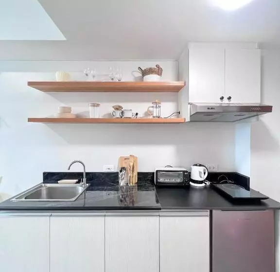 Symfoni Nichols Bossa Tower 2