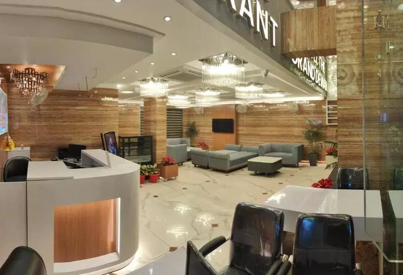 Hotelli The Grand Dewan